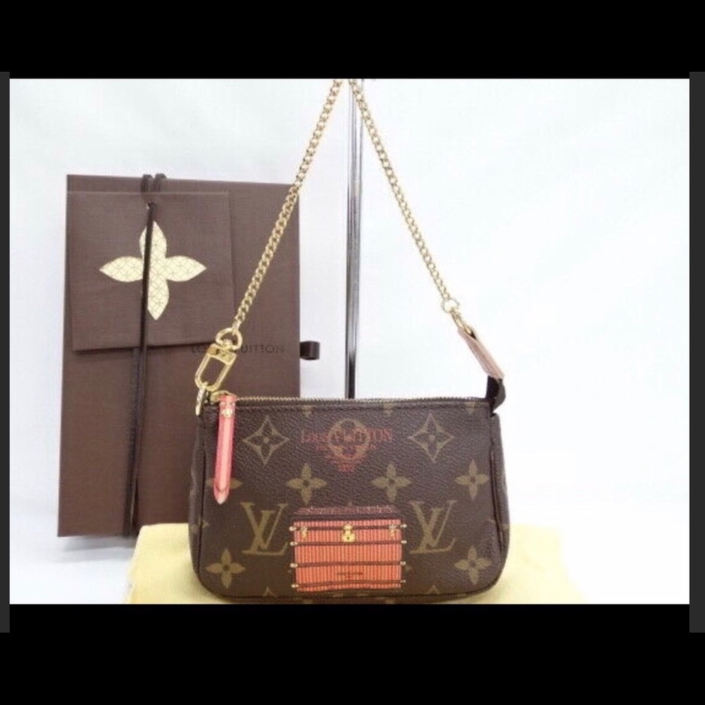Mini pochette LV hand bag Pouch trunk